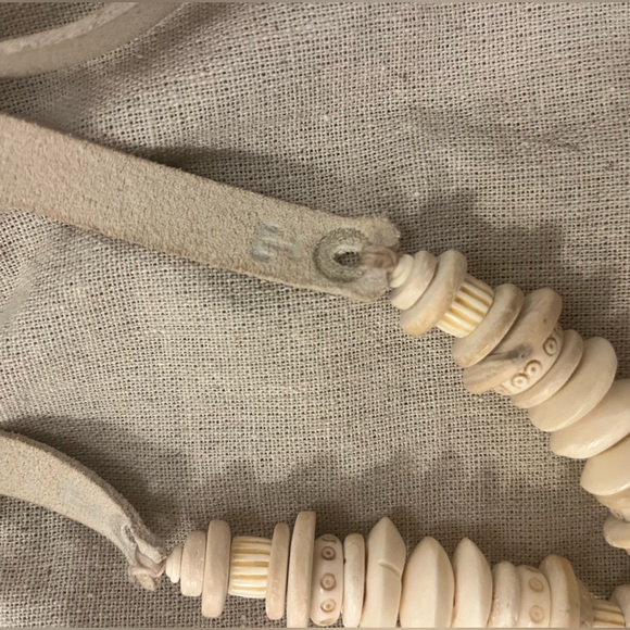 Twine & Twig Neutral Necklace - Picture 2 of 4